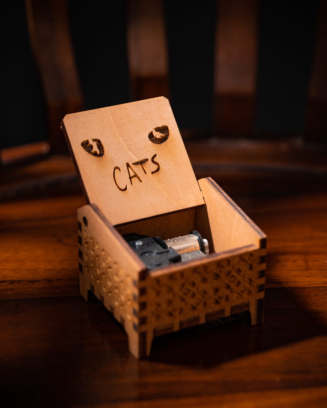 AUTOMATIC MUSICBOX