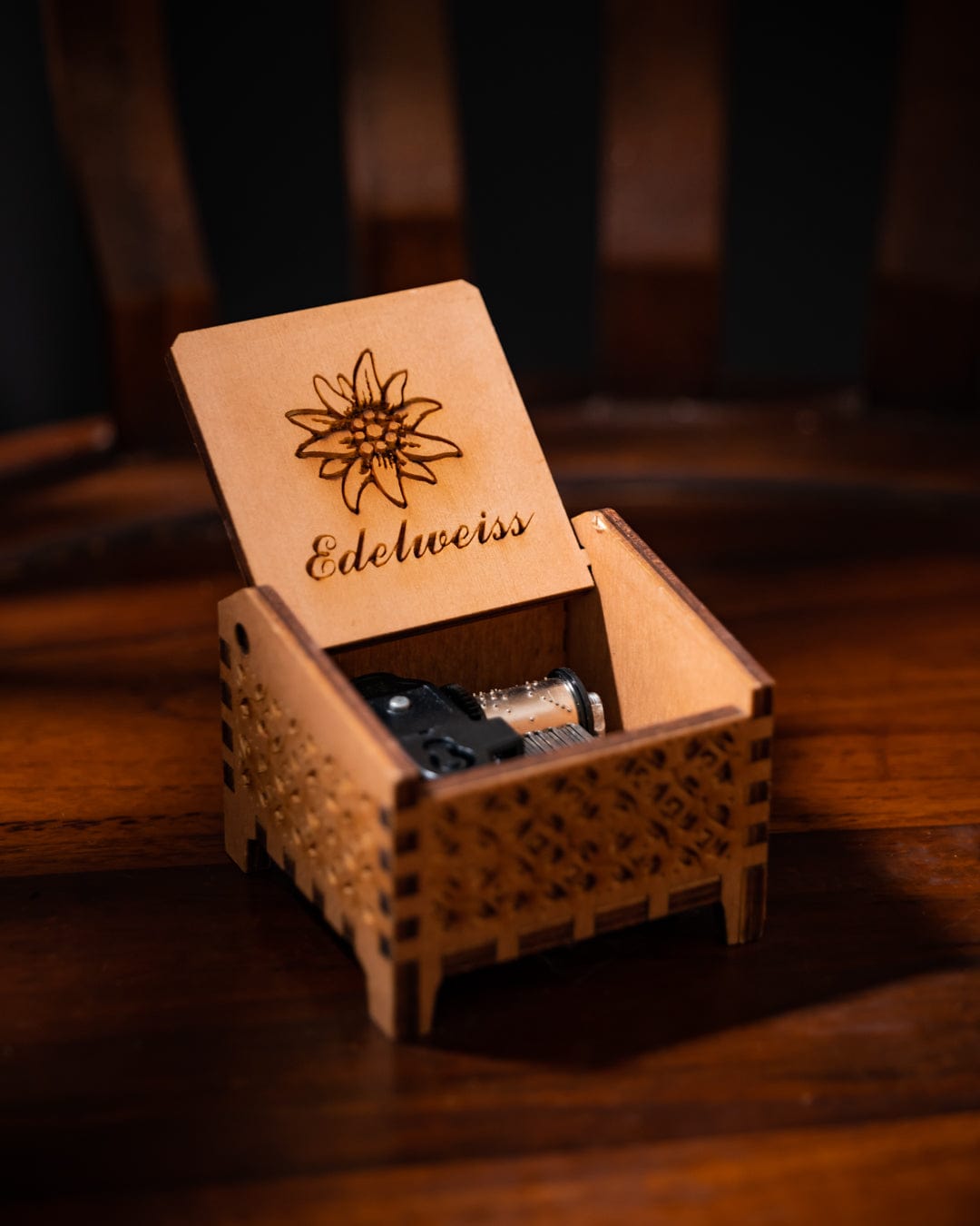 AUTOMATIC MUSICBOX